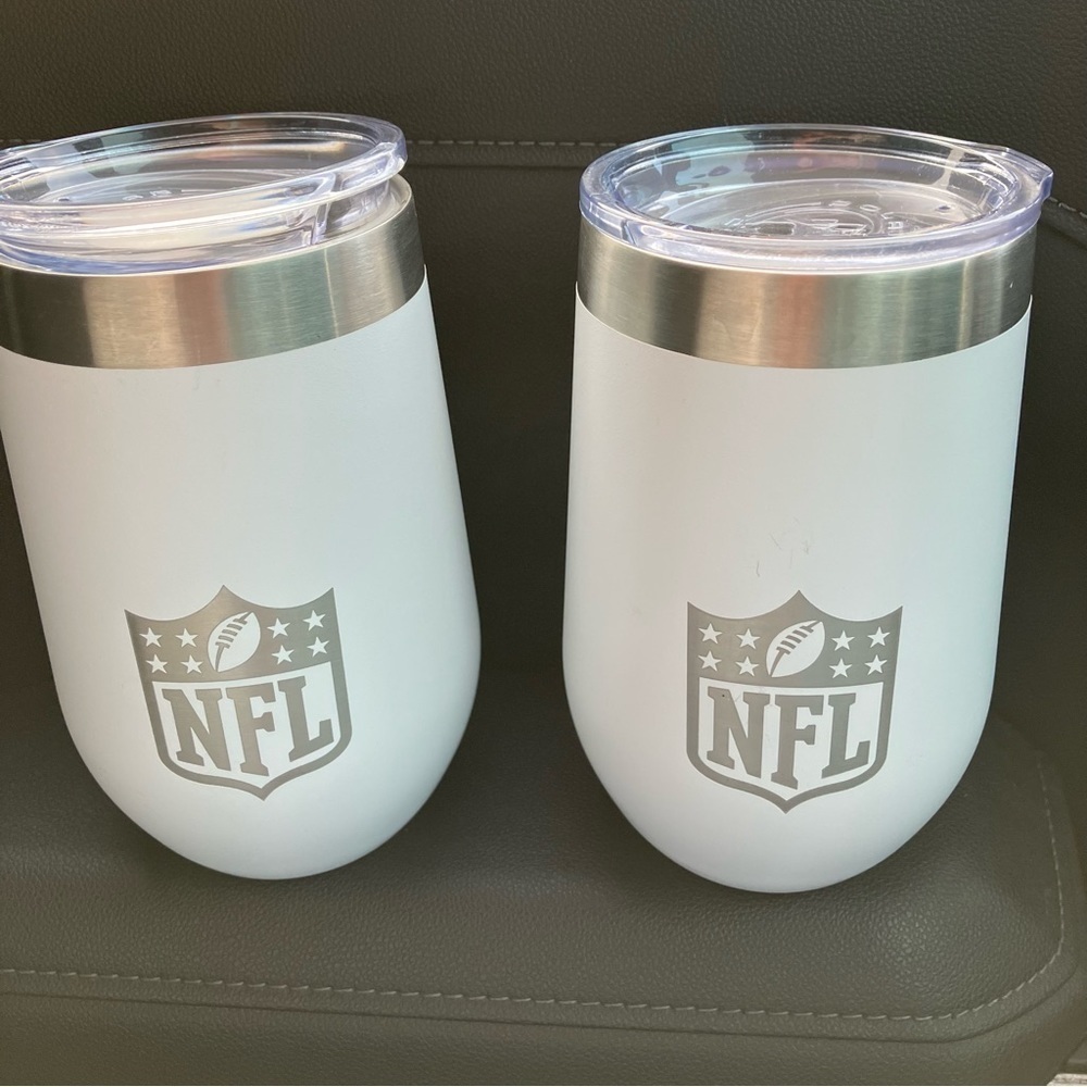 Polar camel 2 white stainless steel travel Mugs with clear lids.  NFL logo. EUC!